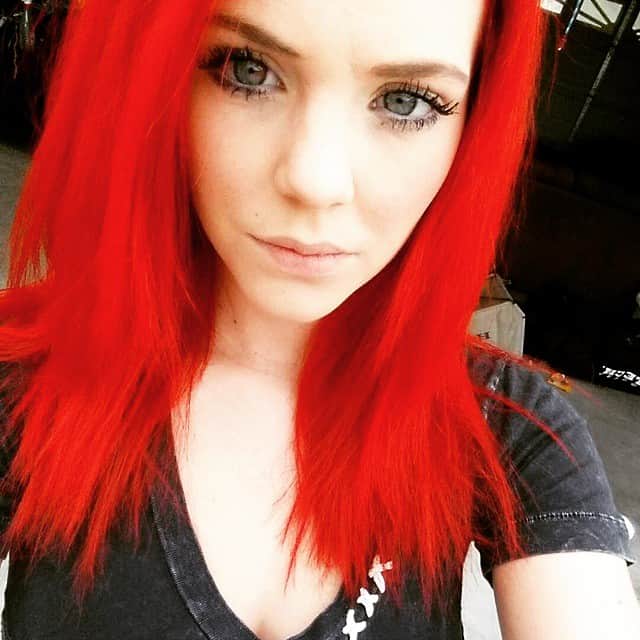 Kiera Wintersのインスタグラム：「#tattooedmama #klassykiera #winterswild #mamalife #proudmama #happiness #red #electricred #mermaid #crazy」