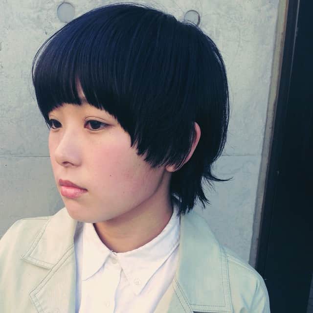 ショートヘアカタログ 紺野 善仙さんのインスタグラム写真 ショートヘアカタログ 紺野 善仙instagram 今日のお客様 ショート ショート ヘア ショートボブ ショートカット マッシュ マッシュショート モード 木村カエラ 椎名林檎 黒髪 外ハネ シャツ トレンチコート