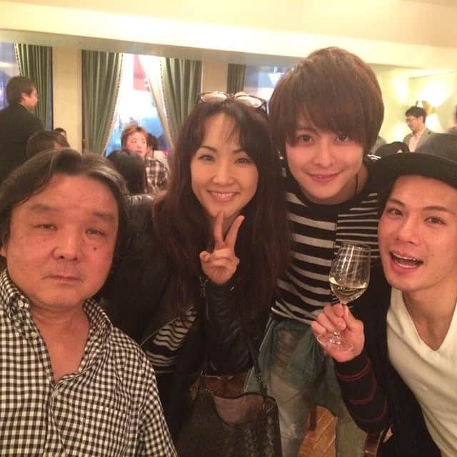 濱田めぐみのインスタグラム：「デスノート打ち上げ  #栗山民也 #小池徹平 #柿澤勇人 #濱田めぐみ #デスノート」