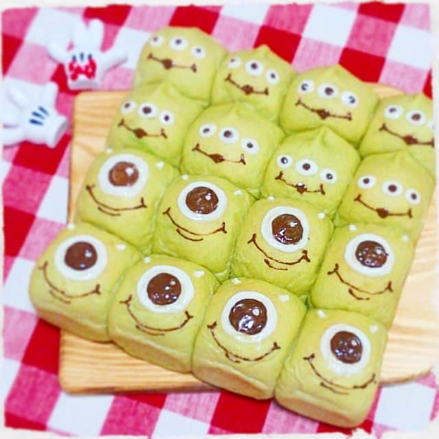 Miyukiさんのインスタグラム写真 Miyukiinstagram ﾏｨｸとﾘﾄﾙｸﾞﾘｰﾒﾝのちぎりパン 画像を見つけてからずっと真似したかったやつ ﾉ ﾉ Disney好きには たまらない ﾘﾄﾙｸﾞﾘｰﾝﾒﾝの目 いってる子何匹かいてるけど 笑 パン生地 ｸｯｸﾊｯﾄﾞid 強力粉の