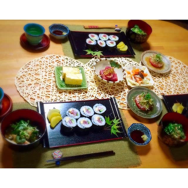 のインスタグラム：「＊ 今日は巻き寿司にしました^ ^  #和食#おうちごはん」