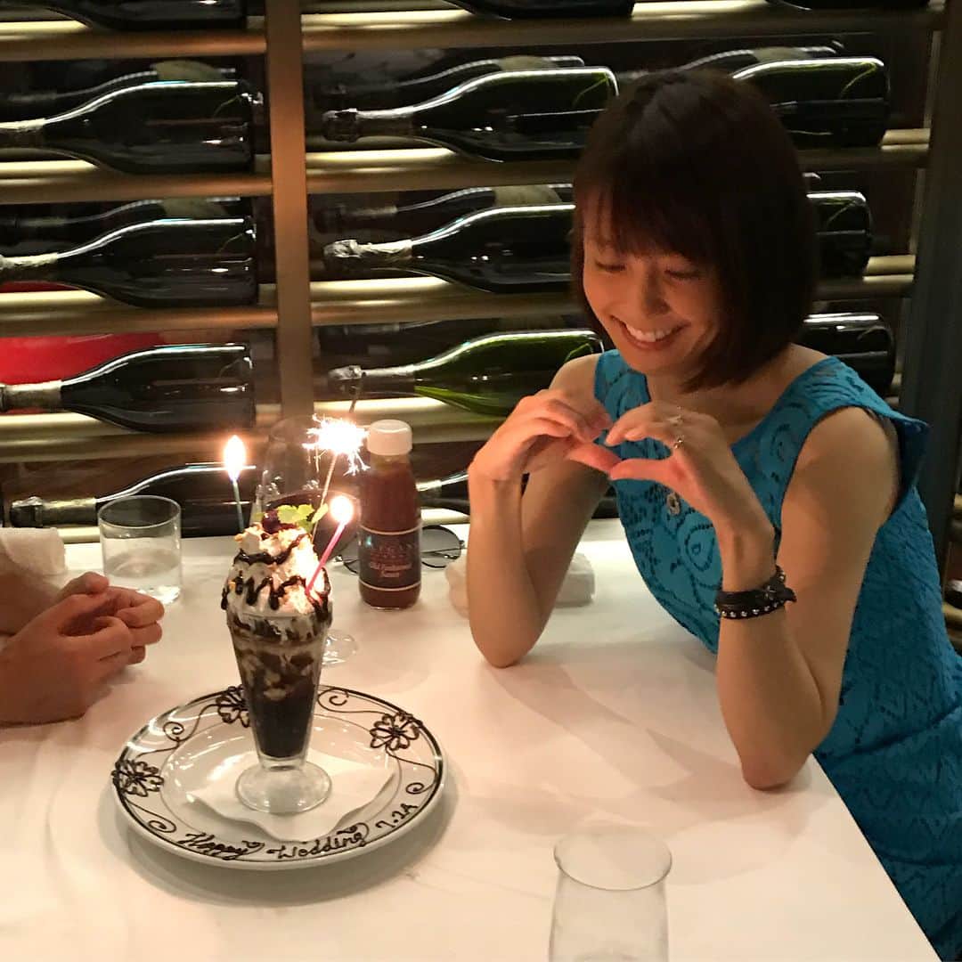 小林麻耶さんのインスタグラム写真 - (小林麻耶Instagram)「結婚お祝いディナー♡ #wolfgang  #チョコレートパフェ美味しい」8月11日 1時54分 - maya712star9