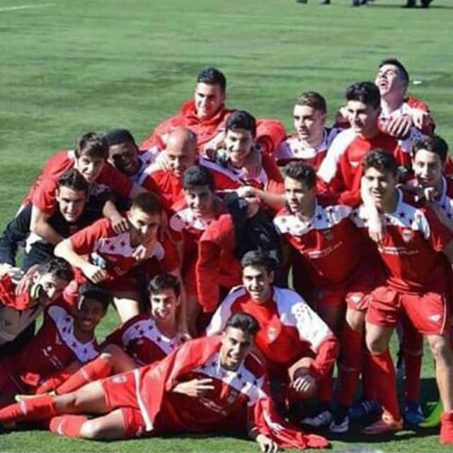 ヘタフェCFのインスタグラム：「Enhorabuena a la @seleccionmadrid Sub-18 Subcampeon del Campeonato de España.」