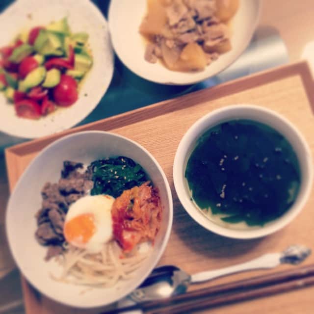笛木優子のインスタグラム：「今日から海外行きます！ 遊び、、、だったらいいけど、お仕事です✌️ 昨日の夜は和食食べようと思ったのになぜかビビンバ、、 、になってしまいました(°_°) 料理の写真をアップするのって結構勇気要りますね爆😚 みなさん良いGWを💕✨」