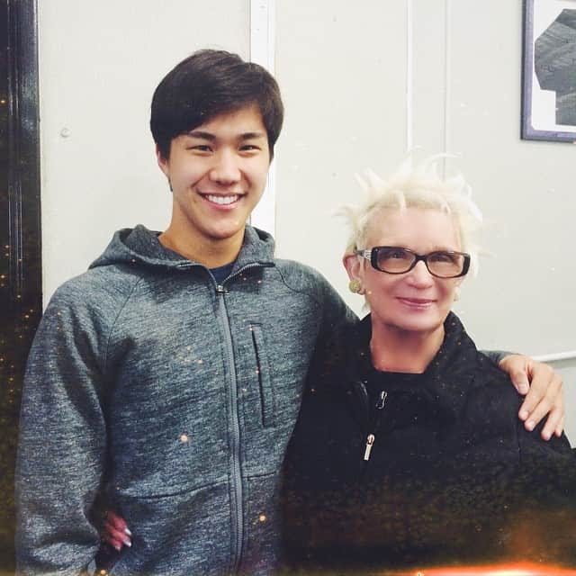 大森勝太朗のインスタグラム：「My lesson with Sondra Holmes today quite possibly could have been the most important one I'll always remember. "You always know who is really there for you when they are around for the good AND the bad times," I am told in my lesson with this incredible woman. Tears are streaming down my face when she tells me this as I recall so many challenges we both walked through together but also the many victories we celebrated. I realize that she is a woman of her word 100%. She NEVER ceases to do what's best for her skaters. I have taken in every single lesson we've done into every part of my being with the most open of minds. I am going to take them with me always. To say how blessed I am to have been able to learn as much as I have from her is something that can't come together into words. "Trust in yourself and all of your abilities completely." Thank you Sondra.」