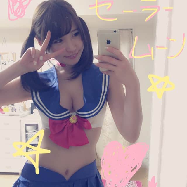 夏希リラのインスタグラム：「セーラームーンコス2 #水着 #ツインテール #コスプレ #セーラームーン #ピーチジョン #アイドル #」