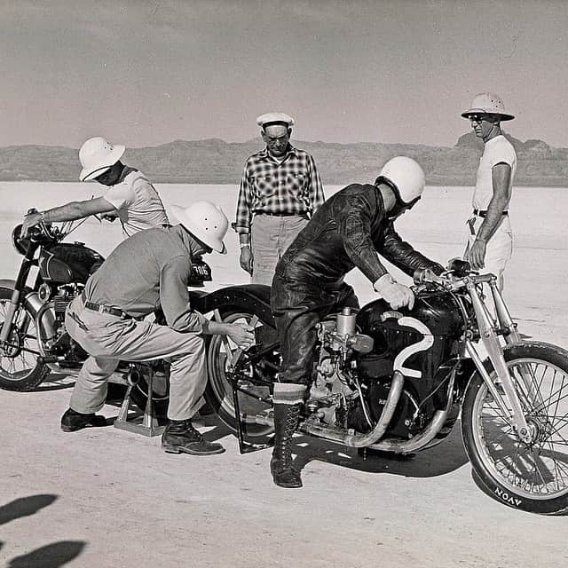 滝沢伸介さんのインスタグラム写真 - (滝沢伸介Instagram)「Good morning. #vincent #supercharger #saltflats」4月7日 8時21分 - sin_takizawa