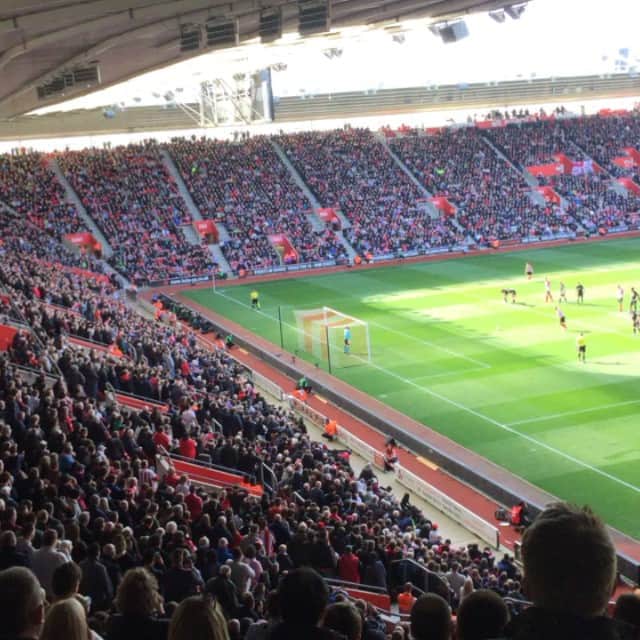 のインスタグラム：「Great result and a much deserved goal for @prowsey16 today! Cam ooon! #vamos #daledale #swimswim 👏👊 #saintsfc」