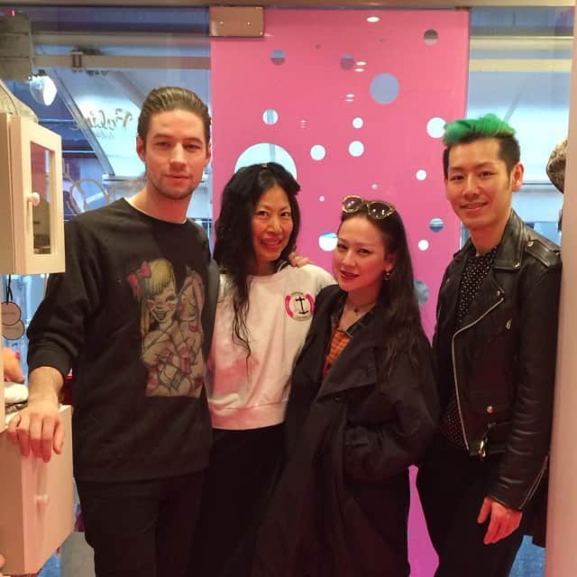 小林尊のインスタグラム：「Stopping by @falinetokyo 👀🐩 @babymaryfaline , her boyfriend @maggiechatter #ファリーン東京 #原宿 #ファッションアイコン #babymary #ベイビーマリー」