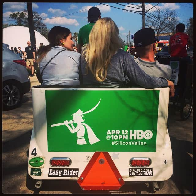 マーティン・スターさんのインスタグラム写真 - (マーティン・スターInstagram)「Look, I don't wanna be bossy... Butt... We support your asses! So come support ours! Sunday nights on HBO」4月15日 23時54分 - martinstarr