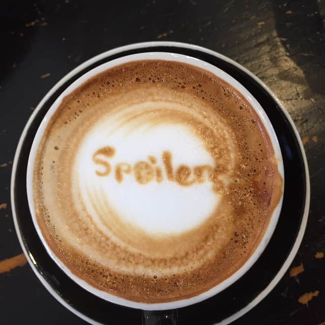のインスタグラム：「@joansonthird surprised me with a whovian cappuccino!」