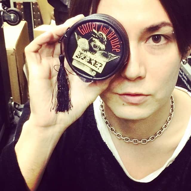 ケン・ロイドのインスタグラム：「FAKE?'s "Glitter And Bruise"まであと1週間!!! 1week 'til we Glitter And Bruise!!!」