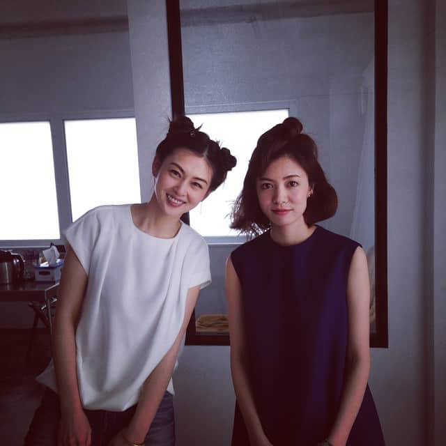 志摩有子さんのインスタグラム写真 - (志摩有子Instagram)「Eijiくん作てんてんヘア^ ^ #CLASSY. #magazine #shooting #EIJIKADOTA」4月19日 9時00分 - ariko418