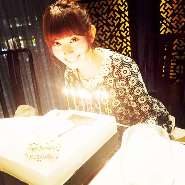 SHOCOのインスタグラム：「はるちゃんおめでとう✨✨あれから1年早いなー#こじはる#どうする？#お尻の部分いただきました#小嶋陽菜」