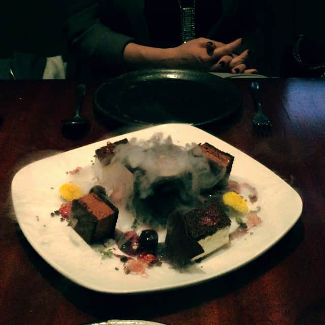 ヴラド・キリケシュのインスタグラム：「Great dinner at #Novikov @sabrinachiriches」