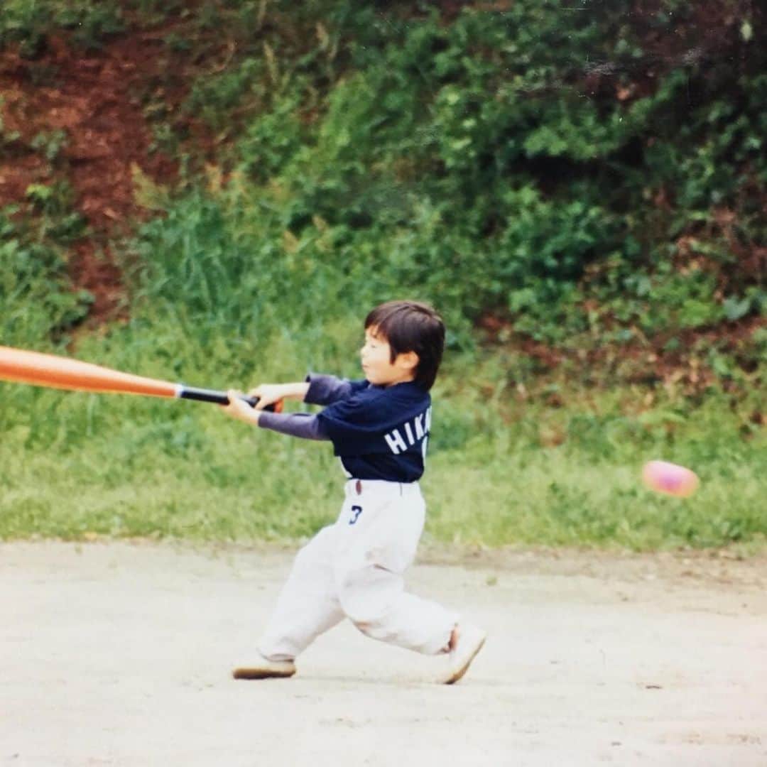 川瀬晃さんのインスタグラム写真 - (川瀬晃Instagram)「@sh.rikuya から回ってきました。 小さい時から父、兄の影響を受け野球を始めました⚾️今、左打ちなのも兄が左打ちで真似をしていて左打ちになったそうです。野球という素晴らしいスポーツに出会わせてくれた家族には感謝です😊  次は高校時代チームメイトでもあった @morishi23 お願いします🙆‍♂️」5月2日 20時28分 - hihi____karu15