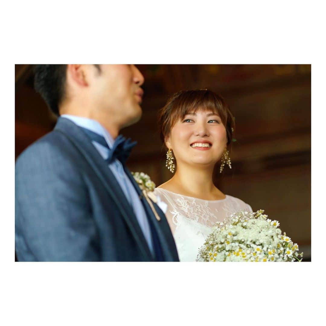 庄村奈津美さんのインスタグラム写真 - (庄村奈津美Instagram)「💙💚💜🤍 去年の6月に挙げた結婚式。 ・ ゆっくり時間が増えて写真を見返し 温かく楽しかった時間が蘇る🧚‍♀️💗 ・ 最初は式を挙げなくていいと思っていたけれど 終わった瞬間、また挙げたいと思ったほど😳 ・ ・ この日感じた みんなへのありがとうの気持ちを忘れずに🌷 ・ ・ そんなことを思った 2020年6月最後の日。 ・ ・ #結婚式 #人生の節目 #鎌倉挙式 #萬屋花嫁 #萬屋本店 @kamakura.yorozuya  #テーマはみんなと作る結婚式 #笑いすぎた結婚式 #ありがとうがいっぱいの日でした」6月30日 19時09分 - shomura_723
