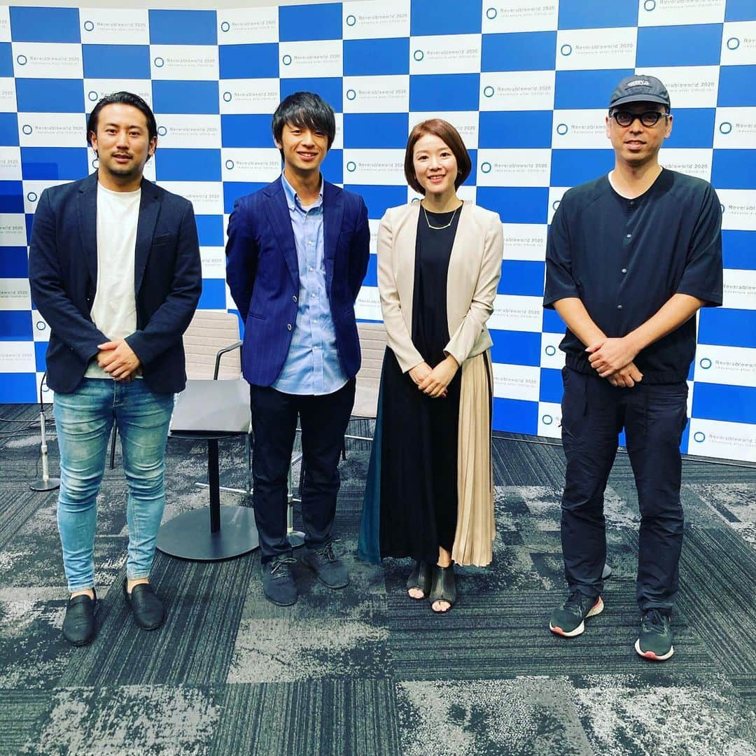 八木ひとみさんのインスタグラム写真 - (八木ひとみInstagram)「新型コロナの影響でお仕事にも変化が  感染リスクを最小限にするため  番組スタッフや出演者を  2班に分けて最小人数でお届けしたり  ラジオではアクリル板とマスク  イベントはオンライン  2019までは思いもつかなかった変化でした。  ただ、スタッフの皆さんのおかげで  工夫を凝らしながら、1年間走りきる事ができました！  この経験を生かして  来年はどの番組でも  さらにパワーアップした内容を  お届けできればと思います！  #モープラFT #日経モーニングプラスFT #孫子であきない話 #文化放送 #かぶりつきマーケット情報局 #ラジオNIKKEI #auカブコムチャンネル #ReversibleWorld2020 #OriginalLab2020」12月31日 11時42分 - yagi_hitomi_0801