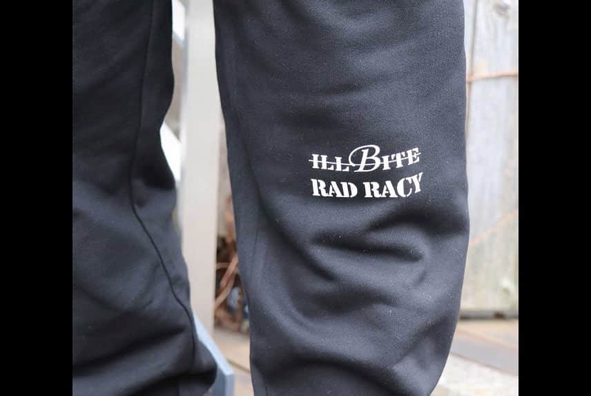 伊地知大樹さんのインスタグラム写真 - (伊地知大樹Instagram)「. . . . 🚨Special Collaboration🚨 . 【RAD RACY x ILL BITE】 . 【2ND】 . @rad_racy . @illbite_official . . . -COLOR- 【BLACK】 【BEIGE】 . -SIZE- M.L.XL . . 完全オリジナルボディ&デザイン . . ★オンラインストアへは. プロフィール欄に記載のURLから. お進み頂けます. . . . . . . . . . . . . . . . ◆◆◆◆◆◆◆◆◆◆◆◆◆◆◆◆◆◆◆◆◆◆◆◆◆ #illbite #イルバイト #radracy #ラッドレイシー　#コラボレーション #fishing #釣り #fishinglife #fishingapparel #釣りコーデ #アウトドアファッション #outdoorfashion #streetstyle #釣りガール #釣り好き #バス釣り #海釣り #angler #アングラー #釣りバカ #ファッション #ファッションコーデ #ストリート系男子 #釣り人 #服 #illmaticangler #オシャレ #bassfishing #釣りファッション　#アングラー」2月26日 20時57分 - pistachio_ijichi