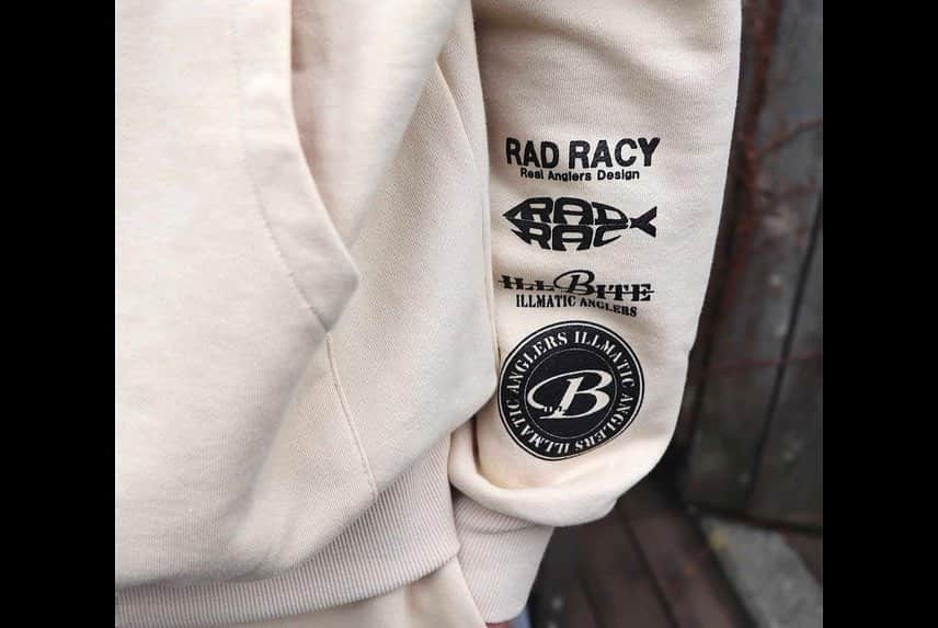 伊地知大樹さんのインスタグラム写真 - (伊地知大樹Instagram)「. . . . 🚨Special Collaboration🚨 . 【RAD RACY x ILL BITE】 . 【2ND】 . @rad_racy . @illbite_official . . . -COLOR- 【BLACK】 【BEIGE】 . -SIZE- M.L.XL . . 完全オリジナルボディ&デザイン . . ★オンラインストアへは. プロフィール欄に記載のURLから. お進み頂けます. . . . . . . . . . . . . . . . ◆◆◆◆◆◆◆◆◆◆◆◆◆◆◆◆◆◆◆◆◆◆◆◆◆ #illbite #イルバイト #radracy #ラッドレイシー　#コラボレーション #fishing #釣り #fishinglife #fishingapparel #釣りコーデ #アウトドアファッション #outdoorfashion #streetstyle #釣りガール #釣り好き #バス釣り #海釣り #angler #アングラー #釣りバカ #ファッション #ファッションコーデ #ストリート系男子 #釣り人 #服 #illmaticangler #オシャレ #bassfishing #釣りファッション　#アングラー」2月26日 20時57分 - pistachio_ijichi