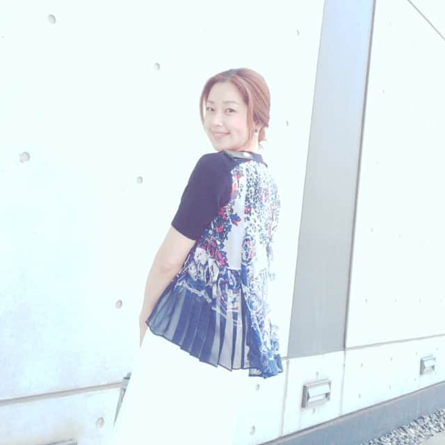 笛木優子のインスタグラム：「お天気良くなりましたね😊💕 明日のお昼は日本テレビ ヒルナンデスにゲスト出演するぜよ〜💙 見てな〜👐#sacai#サカイ」