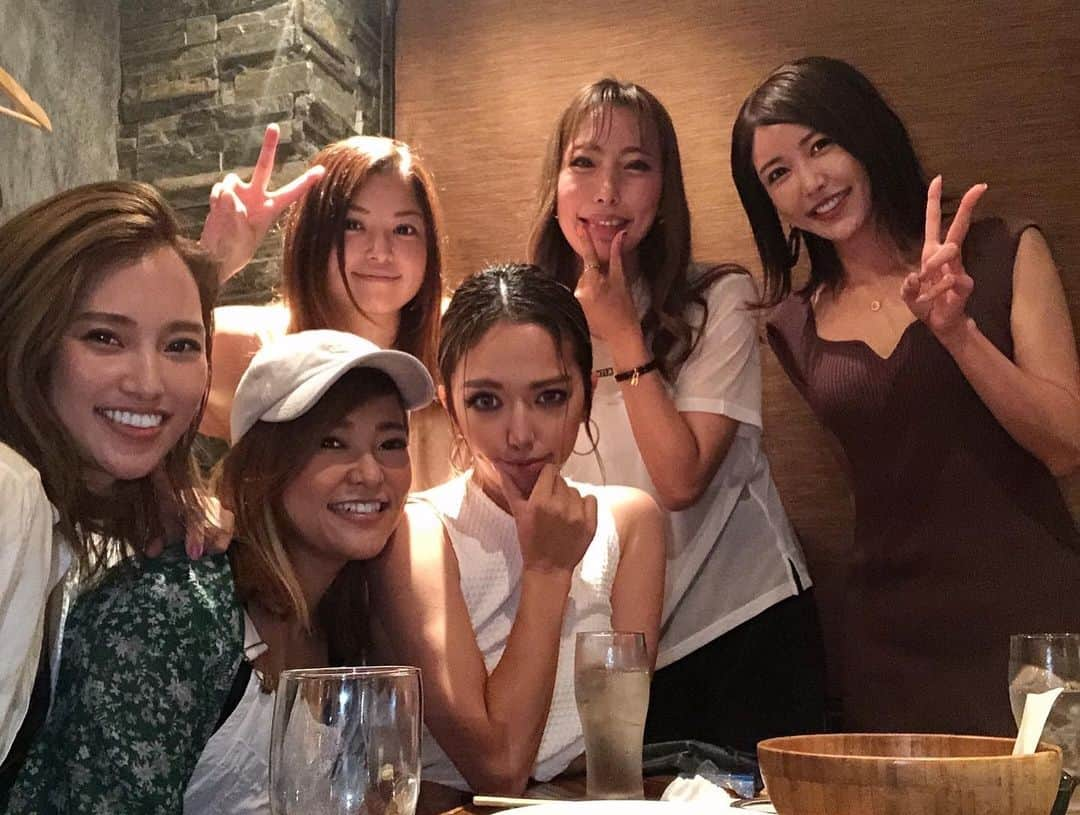 倖田梨紗さんのインスタグラム写真 - (倖田梨紗Instagram)「先日の♥️ 9年間たくさんの思い出のつまった大好きなクラブのラストに行った時の😭💐 悲しすぎるけどたくさんの思い出をありがとう😭😭😭 最後も同窓会のようで幸せでした🥺 @esprit_tokyo #esprittokyo #roppongi #club #nightclub」6月30日 16時08分 - coda_lisa