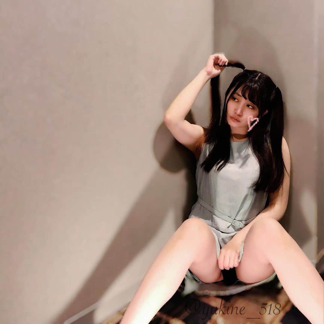 桜木優希音さんのインスタグラム写真 - (桜木優希音Instagram)「悲しみの…もうone try🥺🥲笑  ん〜もう金曜日かぁ〜 …きっとそう思ってる間に8月は終わって行くのだろう。。  そして、、 (誰なんだ…ほんと。。)  #影 #脚フェチ #ちらり #lingerie #色白 #ハーフツインテール #japanesegirl #夢の国行きたい #洋服 #お出掛けしたい」8月20日 18時28分 - yukinsaky__