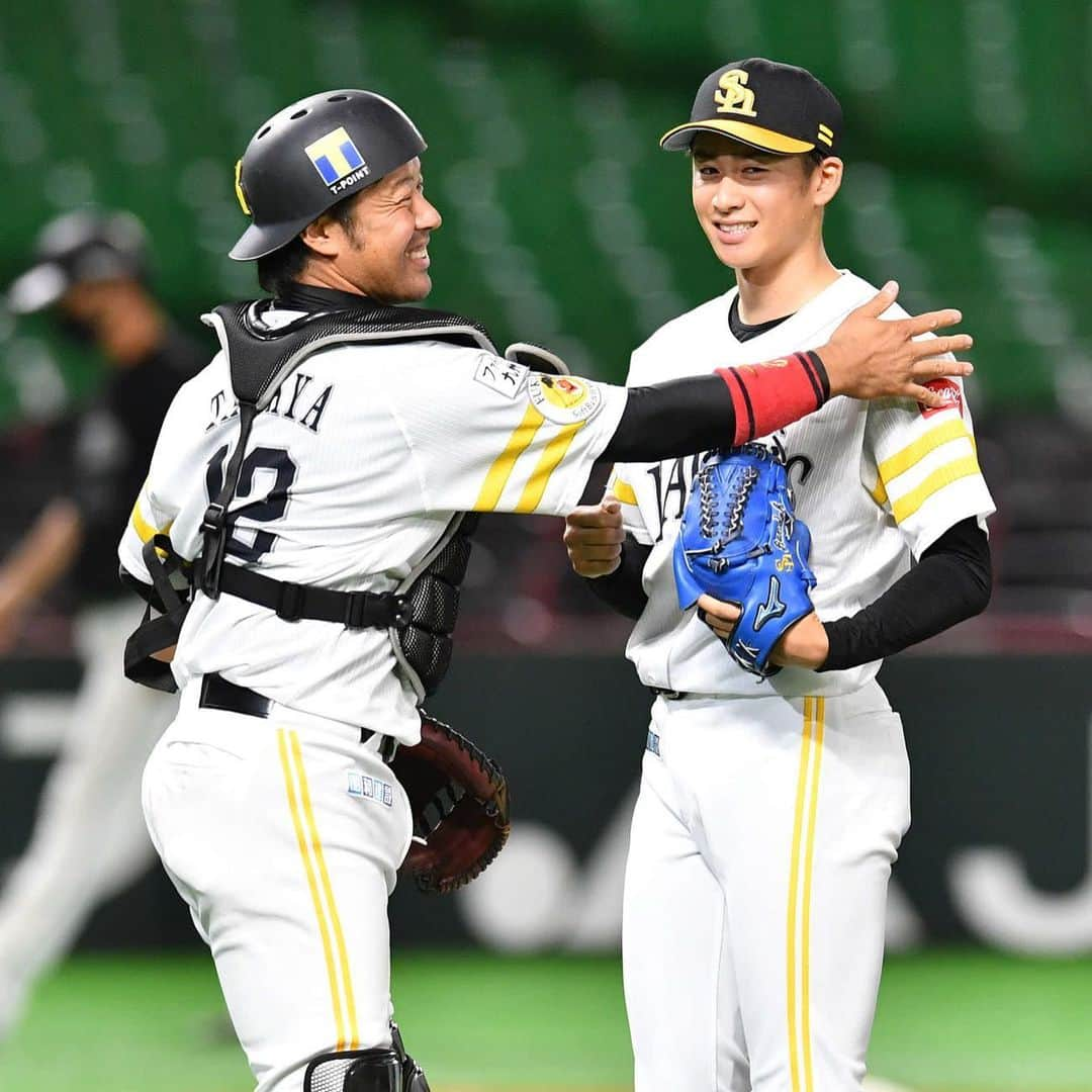 板東湧梧さんのインスタグラム写真 - (板東湧梧Instagram)「プロ初セーブ！ 昨日今日と反省点は多々ありますが、 次はもっと良いピッチングが出来る様に頑張ります💪 ファンの皆さんいつも応援ありがとうございます！  #髙谷さん #今宮さん #感謝　  日刊スポーツさんより 写真お借りしました🙇」8月22日 22時55分 - yugo_bandou