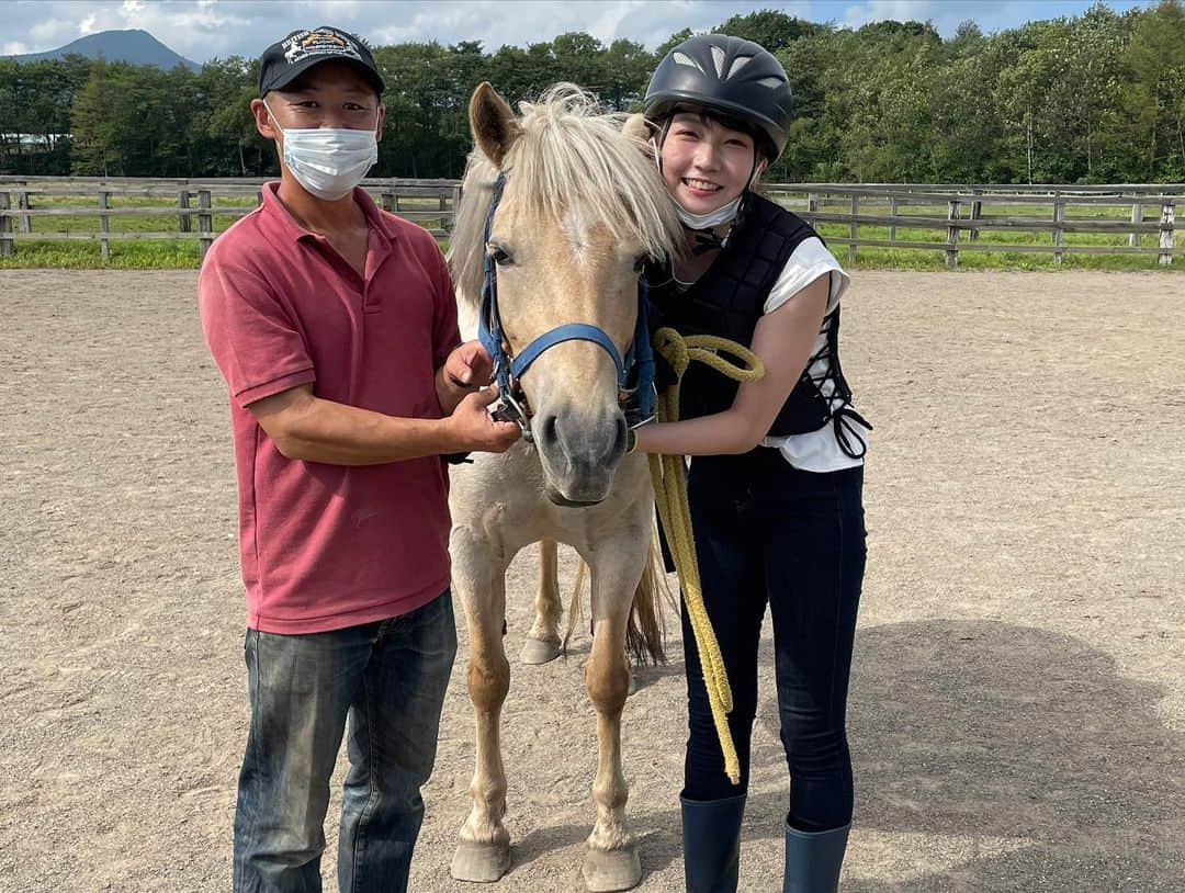 ゆきのしんさんのインスタグラム写真 - (ゆきのしんInstagram)「お誕生日を迎えた今日一日は、大好きな馬づくし🐴❤️ ユキちゃんの石碑に行き、何度かお世話になっている遊駿で乗馬したり🥺 とんでもなく充実✨ #ゆきのしん #優希乃 #ユキノビジン  #遊駿 #ミカンチャン #ハル くん #乗馬 #北海道  #登別」8月28日 20時53分 - yukino__shin