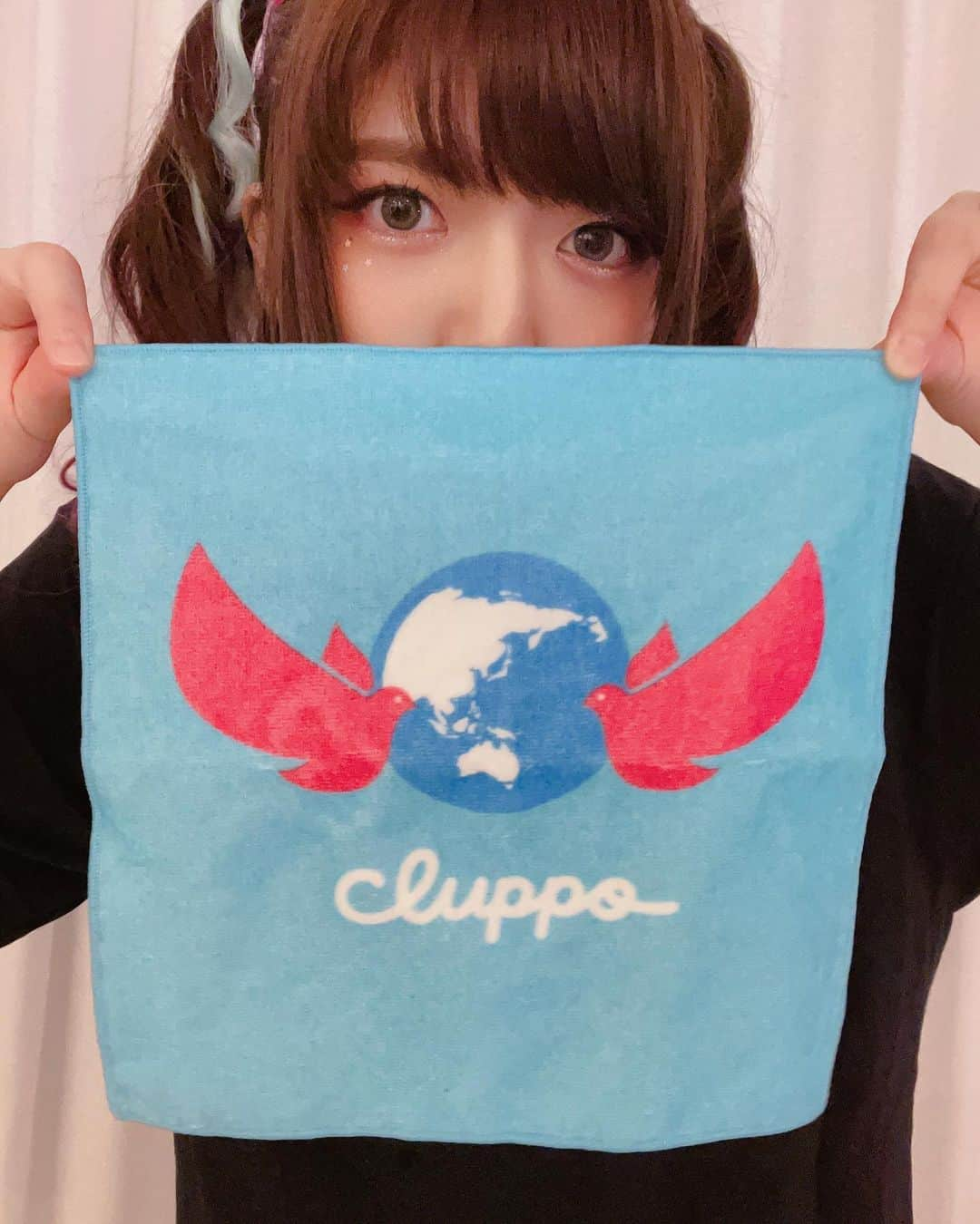 小鳩ミクさんのインスタグラム写真 - (小鳩ミクInstagram)「#cluppo で 受注予約販売してた Tシャツとミニタオル🕊🌏 かわいいっぽね〜！！ 買って下さった皆様 ありがとうっぽ🕊 沢山着てねっぽー！！！ #cluppo #クルッポ ワルッポじゃないっぽ！！ 字体は昔の純喫茶の イメージですっぽ。🕊🙌」9月1日 20時14分 - kobatomiku