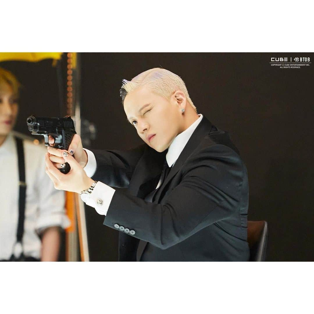 プニエル さんのインスタグラム写真 - (プニエル Instagram)「So.. #NoTimeToDie is supposedly Daniel Craig’s last 007 movie.. ya’ll  looking for a new James Bond by any chance?! @mgmstudios ?! Korean/American 007?!   No Time To Die 가 대니얼 크레이그 마지막 007 영화라고 들었는데… 혹시 새로운 제임스 본드 찾나요?! 교포 007?!」9月7日 20時52分 - btobpeniel