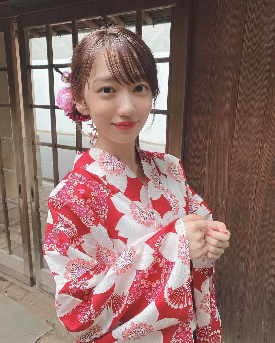 関根優那さんのインスタグラム写真 - (関根優那Instagram)「27歳になりました𖠋 ⁡ たくさんもらっている愛を 何倍もの愛で返していける一年にします。 ⁡ いつもありがとう！ これからも宜しくお願いします❤️」9月28日 0時17分 - yuuna__sekine