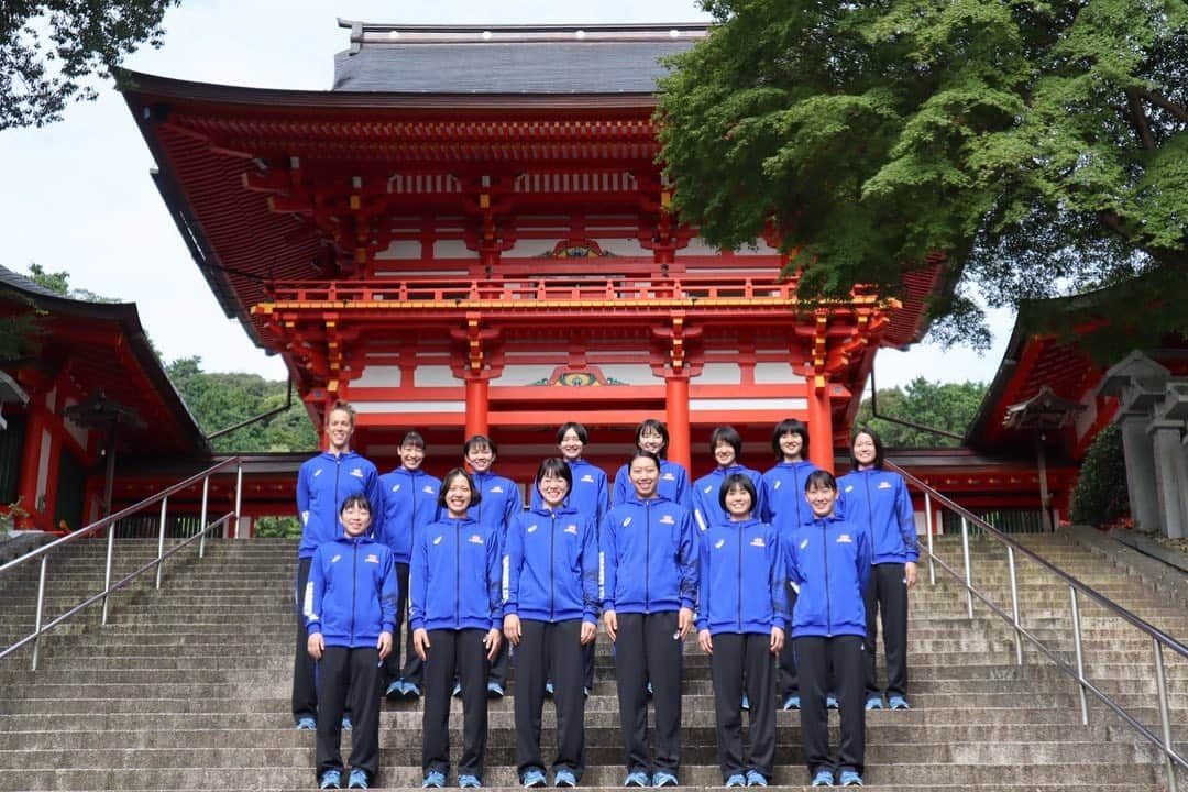 石川真佑さんのインスタグラム写真 - (石川真佑Instagram)「~2021.10.15~ ＊ Vリーグいよいよ開幕します🔥 ・ 試合を開催するにあたって バレー関係者の方 運営してくださる方 応援してくれるファンの方々への 感謝の気持ちを忘れずに 私たちのプレーで皆さんに 元気をお届けできたらと思います！ ・ 長い戦いになりますが、 どんな時でも前向きに アローズらしく ひとつになって戦います✨ ・ 沢山のご声援よろしくお願いします！ ＊ #Vリーグ開幕 #東レアローズ💘 #頂越 #応援よろしくお願いします」10月14日 21時46分 - mayu_00514