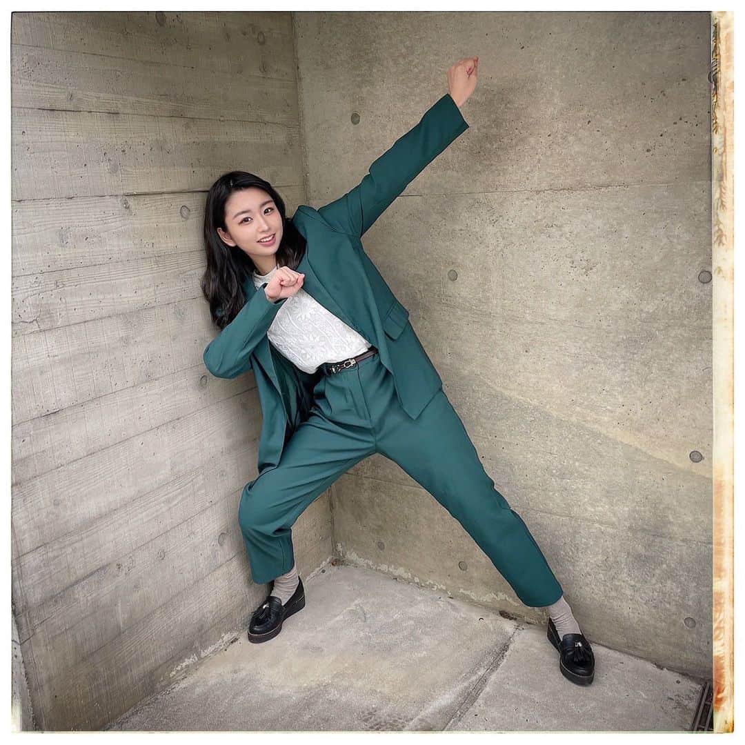 奥森皐月さんのインスタグラム写真 - (奥森皐月Instagram)「. . . ヒコロヒーさんへの憧れでセットアップが欲しかった。 お店で一目惚れして試着して、サイズもバッチリで気分良く買った。 家に帰って着てみたら、完全にどんぐりたけしさん。 ハンガーに掛けていてもどんぐりたけしさん。 ハッピーハロウィン。バーミヤン。 . . . #奥森皐月 #セットアップ #ハロウィン #仮装 #コスプレ #ヒコロヒー #どんぐりたけし #怪奇YesどんぐりRPG #ムール貝 #いて座 #DTKC #JK #SJK #女子高生 #秋 #古着 #デコ出し #奥森皐月の公私混同 #にほんごであそぼ #りぼんガール #すイエんサーガールズ #スターダストプロモーション」10月31日 17時27分 - satuki_okumori_official