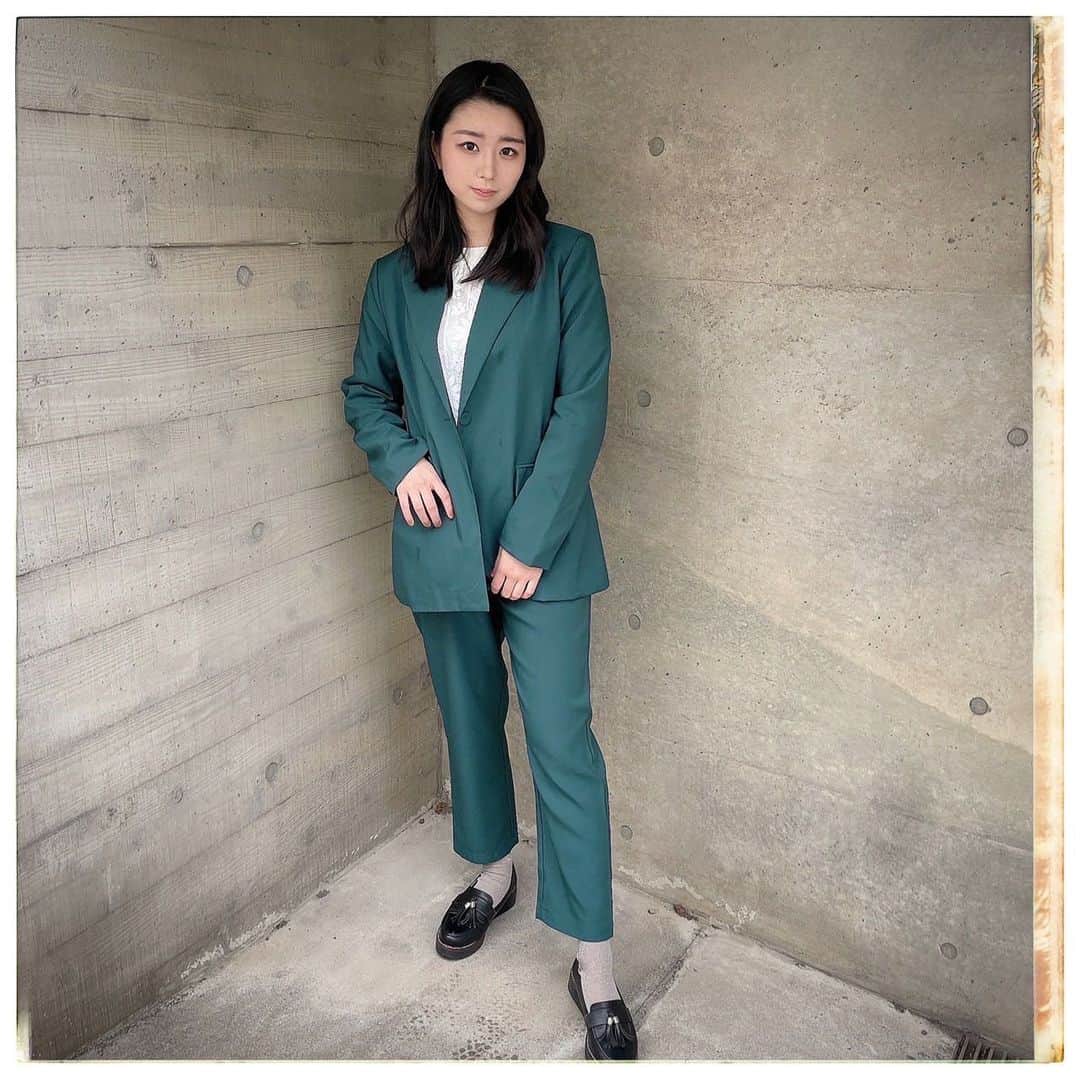 奥森皐月さんのインスタグラム写真 - (奥森皐月Instagram)「. . . ヒコロヒーさんへの憧れでセットアップが欲しかった。 お店で一目惚れして試着して、サイズもバッチリで気分良く買った。 家に帰って着てみたら、完全にどんぐりたけしさん。 ハンガーに掛けていてもどんぐりたけしさん。 ハッピーハロウィン。バーミヤン。 . . . #奥森皐月 #セットアップ #ハロウィン #仮装 #コスプレ #ヒコロヒー #どんぐりたけし #怪奇YesどんぐりRPG #ムール貝 #いて座 #DTKC #JK #SJK #女子高生 #秋 #古着 #デコ出し #奥森皐月の公私混同 #にほんごであそぼ #りぼんガール #すイエんサーガールズ #スターダストプロモーション」10月31日 17時27分 - satuki_okumori_official
