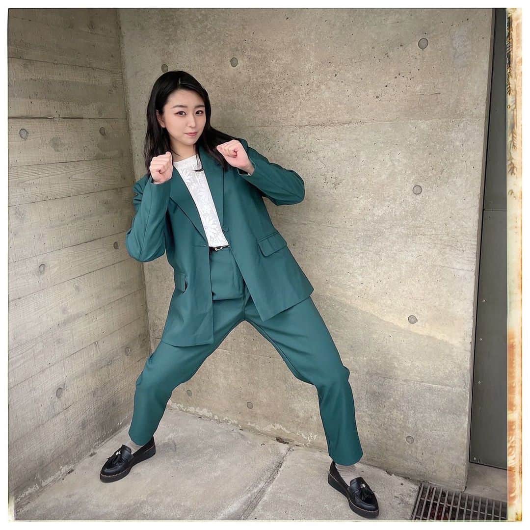 奥森皐月さんのインスタグラム写真 - (奥森皐月Instagram)「. . . ヒコロヒーさんへの憧れでセットアップが欲しかった。 お店で一目惚れして試着して、サイズもバッチリで気分良く買った。 家に帰って着てみたら、完全にどんぐりたけしさん。 ハンガーに掛けていてもどんぐりたけしさん。 ハッピーハロウィン。バーミヤン。 . . . #奥森皐月 #セットアップ #ハロウィン #仮装 #コスプレ #ヒコロヒー #どんぐりたけし #怪奇YesどんぐりRPG #ムール貝 #いて座 #DTKC #JK #SJK #女子高生 #秋 #古着 #デコ出し #奥森皐月の公私混同 #にほんごであそぼ #りぼんガール #すイエんサーガールズ #スターダストプロモーション」10月31日 17時27分 - satuki_okumori_official