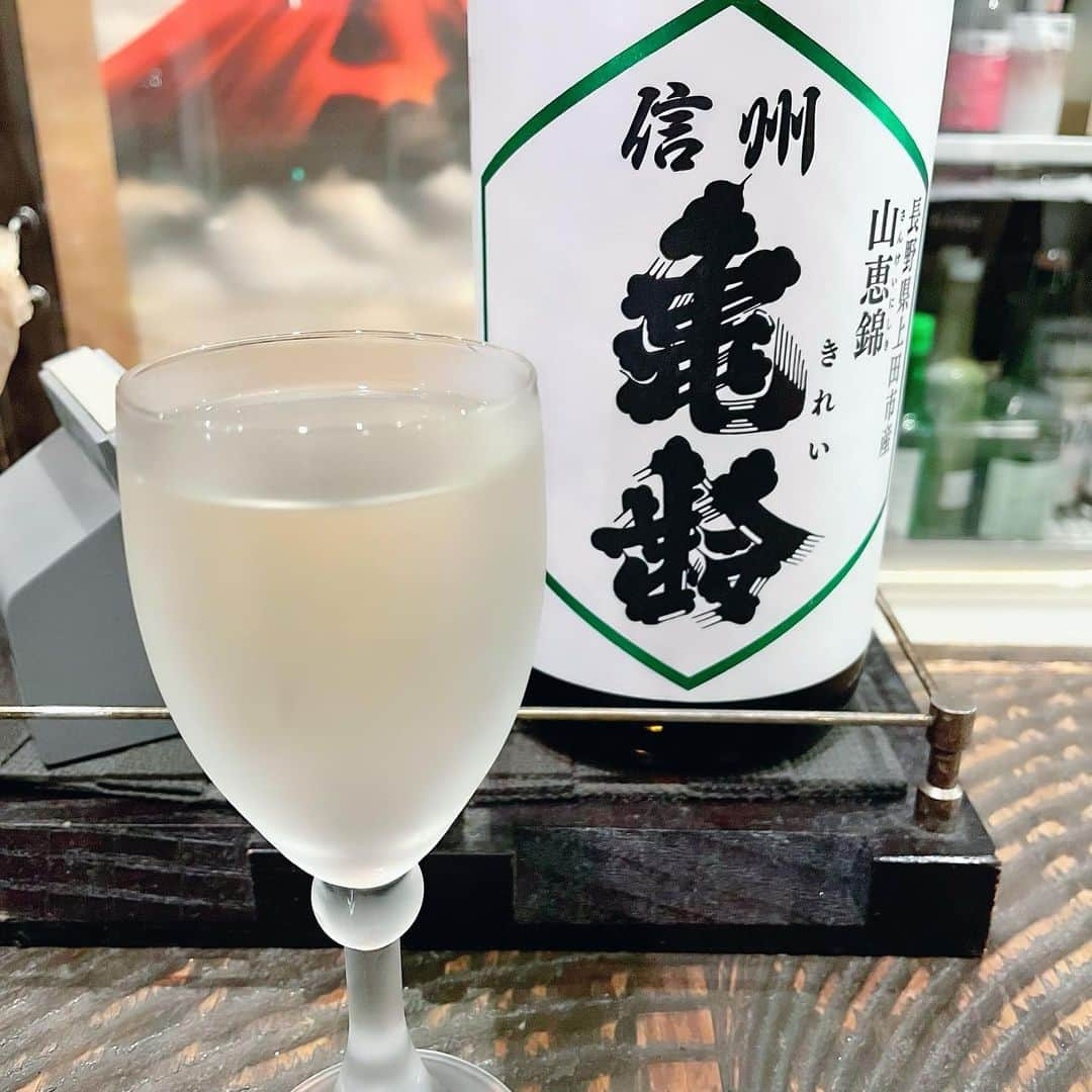 安野希世乃さんのインスタグラム写真 - (安野希世乃Instagram)「🍶 ・天美(白)フレッシュ酸味 ・信州亀齢 華やか甘まろやか ・飛露喜(黒)さっぱりコク  🥰」11月2日 20時47分 - kiyonon_at_home