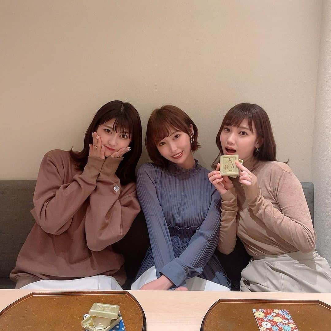 島田玲奈さんのインスタグラム写真 - (島田玲奈Instagram)「. お肉女子会の日🤤🥩 . 『銀座ちかみつ六丁目』 お料理ぜーーんぶ美味しすぎて、最高でした〜〜！ . ゆいとあかねと久々に会えたのもあり、ひたすらに喋り倒して楽しかった。笑 . かなりのボリュームで、お腹ぱんぱんだったのに、4枚目の締めのごはんまで美味しすぎて、笑っちゃうくらいペロリだった…🐷💓笑 . 大好きな人たちと美味しいごはん食べるのが、1番の幸せですね🍚 . お肉焼いてる動画も、ちょっと飯テロすぎますね。載せながらヨダレ出るわ。 . #東京グルメ #銀座グルメ #ちかみつ #ちかみつ銀座」11月3日 22時22分 - smd_rn321