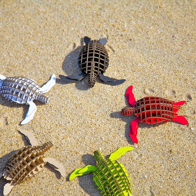 d-torso USのインスタグラム：「#dtorso #fun #making #colorful #turtle #3d #jigsaw #puzzle #figurines」