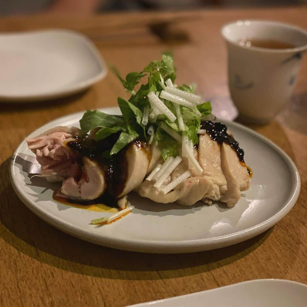 島田玲奈さんのインスタグラム写真 - (島田玲奈Instagram)「. 西荻窪のオシャレな中華料理屋さん🌿 . 気になってて、やっと行けたよ！ 3枚目の酢豚が特に好きだった♡ . ワインもたくさんあって、素敵なお店でした🍷 . #西荻窪グルメ #東京グルメ #ビストロシノワyasmin」11月15日 21時03分 - smd_rn321