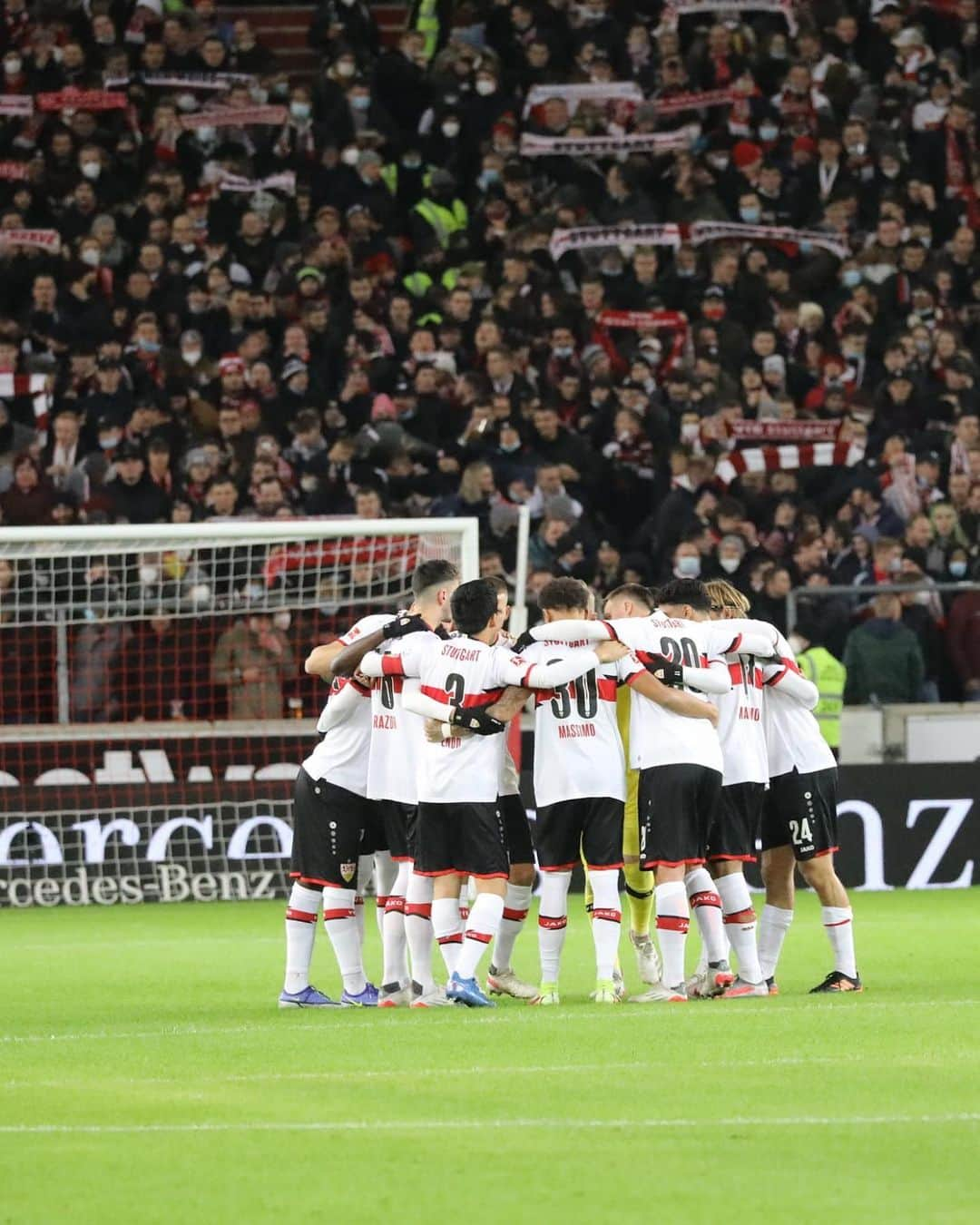 遠藤航さんのインスタグラム写真 - (遠藤航Instagram)「..Back to winning ways ‼️ . #bundesliga #germany🇩🇪  #vfb #stuttgart #win #team #together  #wataruendo  . #ブンデスリーガ #シュツットガルト #遠藤航」11月27日 7時48分 - endowataru