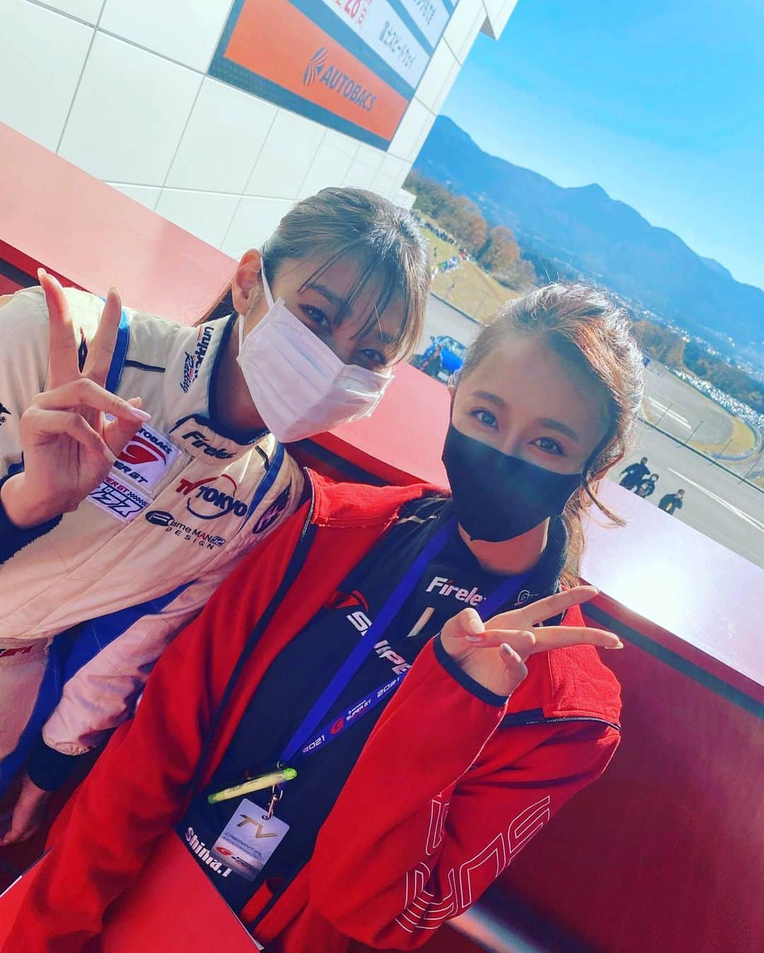 竹内紫麻さんのインスタグラム写真 - (竹内紫麻Instagram)「SUPER GT 2021 最終戦😭❤️❤️❤️  最後の最後まで、 何が起こるか分からないレース  そして最後の最後まで、 諦めることのなかった 全てのチームそれぞれが、 シーズンを通して経験した 嬉し涙と悔し涙。  最終決戦にてそれぞれが いろんな想いを胸に抱き 様々な形で終わりを告げた　 2021シーズン。  長い道のりを経て掴み取った初タイトル GT300クラス #61 SUBARU BRZ R&D SPORT  最後の最後まで闘い続けて 逆転優勝 逆転チャンピオンを獲得した GT500クラス #36 au TOM's GR Supra  心からおめでとうございました。  そして、闘い抜いた全てのチーム👏選手たちに、 沢山の感動をありがとうございました。  そしていつも支えてくれる 中継チーム 出演者スタッフの皆様 ありがとうございました。  そして今年も応援して下さった GTファンの皆様、 ありがとうございました❤️  ありがとう2021シーズン！  #supergt #supergt2021 #ありがとうsupergt」11月30日 13時19分 - shimax1223