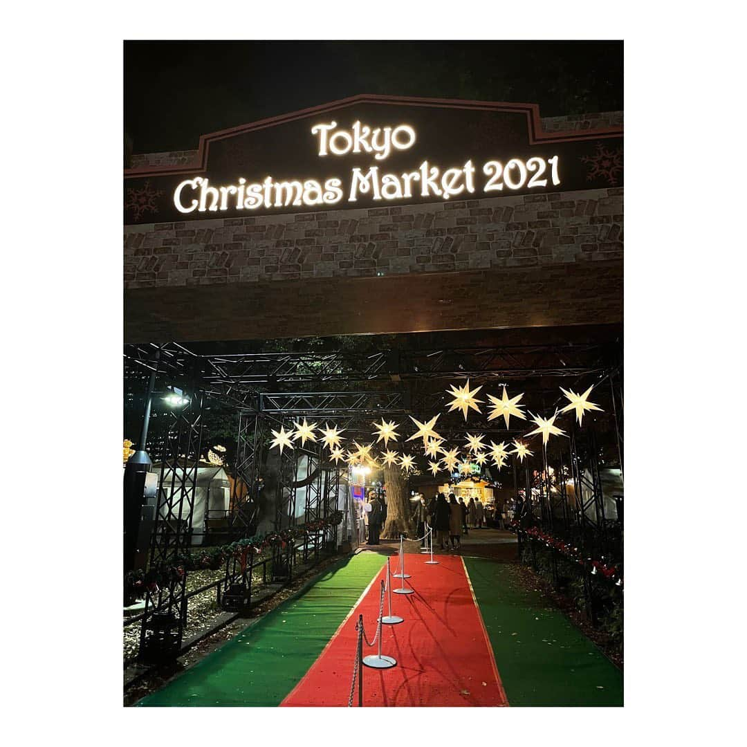 佐野ひなこさんのインスタグラム写真 - (佐野ひなこInstagram)「Tokyo Christmas Market 2021 カヌレが美味しすぎた☺️♡ のりちゃん　@marvelous_ebisu に誘ってもらって行ってきたよ✌︎25日まで。寒いからあったかい格好で行こうね。」12月11日 13時09分 - hinako_sano