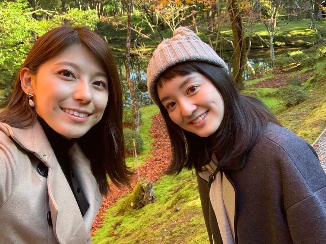 藤林温子さんのインスタグラム写真 - (藤林温子Instagram)「. 紅葉狩り🍁 . 遅ればせながら... . 久しぶりに TBSの上村彩子アナと 嵐山へ  西芳寺と祐斎亭 関西に来て7年目ですが 京都の紅葉は 心を浄化させ ゆっくりと流れていく時間を 感じさせてくれるんだと 感動しました🥺 久しぶりに会えた彩ちゃん🥰 楽しかったー！ ありがとぅぅぅぅ❤️ 次はディズニーの案内お願いするね😂 （撮影時のみマスクはずしてます） #京都 #紅葉 #祐斎亭 #西芳寺」12月12日 14時27分 - atsuko_fujibayashi