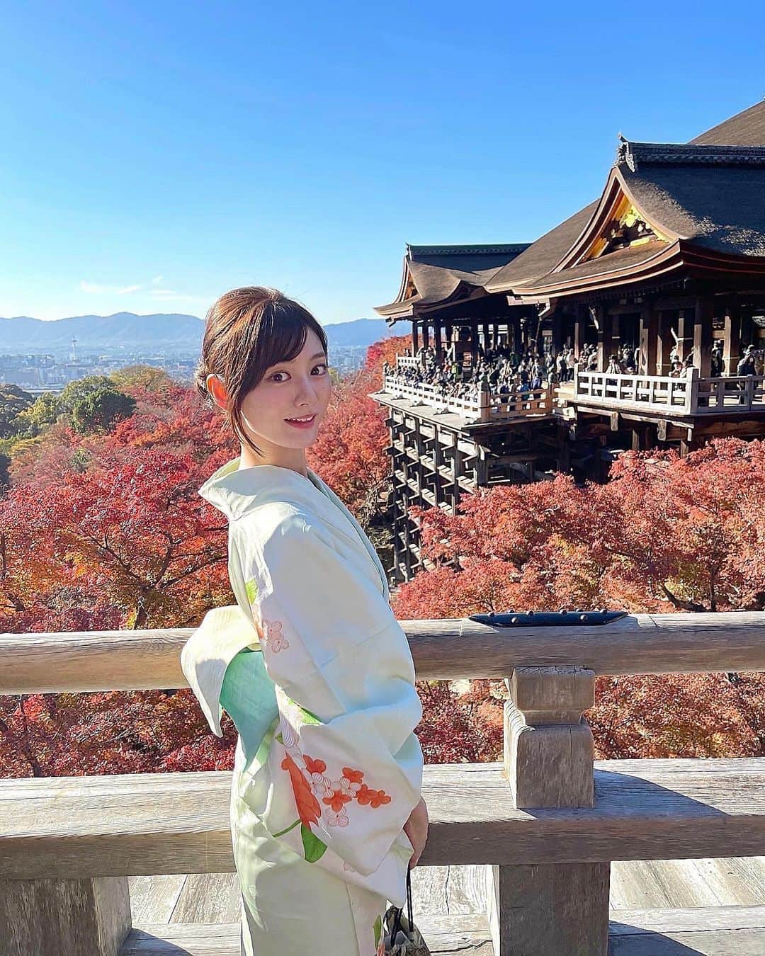 古賀哉子さんのインスタグラム写真 - (古賀哉子Instagram)「・ ・ 京都で着物レンタルして 清水寺に行ってきた🐶🍂 1時間しか時間無かったから また行きたい😵‍💫😊 ・ ・」12月12日 17時51分 - yako_kg