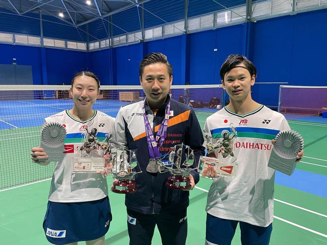 東野有紗さんのインスタグラム写真 - (東野有紗Instagram)「世界選手権準優勝。🥈 凄く悔しいです。 ここまで、一緒に戦ってきてくれたパートナーに1番に感謝したいです。 ゆうたくんだから、ここまでこれました！本当に幸せな一年でした。 来年はもう一つ上の色のメダルが取れるようにもっともっと強くなって帰ってきます！  たくさんの応援本当にありがとうございました。  とりあえずゆっくり休んで美味しいものを食べまくりたいです。。。  #世界選手権 #世界バド #ワタガシ #ありがとうゆうたくん」12月19日 20時11分 - aripei.meee