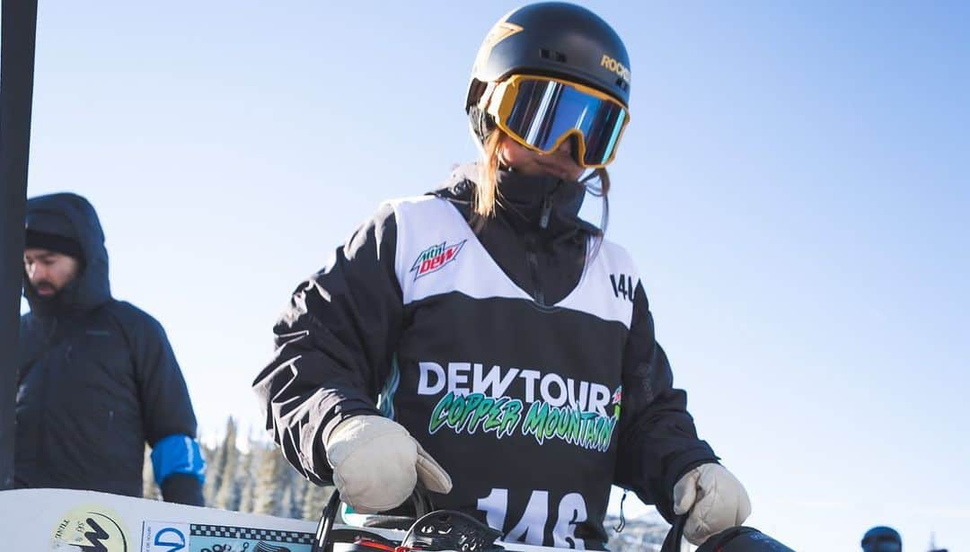 岩渕麗楽さんのインスタグラム写真 - (岩渕麗楽Instagram)「I ended up 5th in my first @dewtour yesterday. I couldn’t get speed, but I’m stoked to ride top to bottom on my second run 🍀 Thank you for making it!#dewtour  Photo by @lee_ponzio   #BURTON #ROCKSTARENERGY #OAKLEY #GLAY #XBIO #日本スキー場開発#GALLIUM #MK #MUSASHI  #yamazenrockthekids」12月20日 8時10分 - leila_iwabuchi