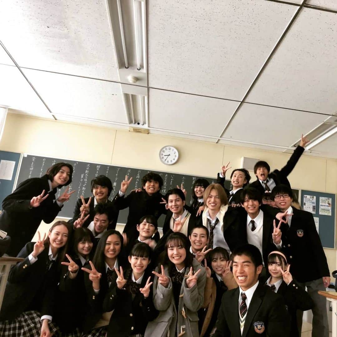 田幡妃菜さんのインスタグラム写真 - (田幡妃菜Instagram)「~顔だけ先生~Memories📷💭💓  大好きな方々との写真です！  幸せいっぱいの現場でした😌🍀」12月20日 12時07分 - tabatahina_official