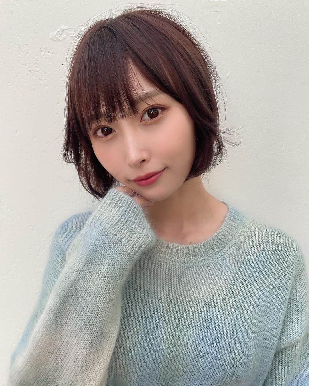 島田玲奈さんのインスタグラム写真 - (島田玲奈Instagram)「. new hair 💐 . いつも @logriho1001 ちゃんにお任せしてます🥳 . 次は何かカラー変えたいなぁ〜🎄 . もう今年もあと2週間になりましたが、年末は皆さん何して過ごしますか？🍶💓 . #ショートボブ #ショートヘア」12月20日 22時28分 - smd_rn321