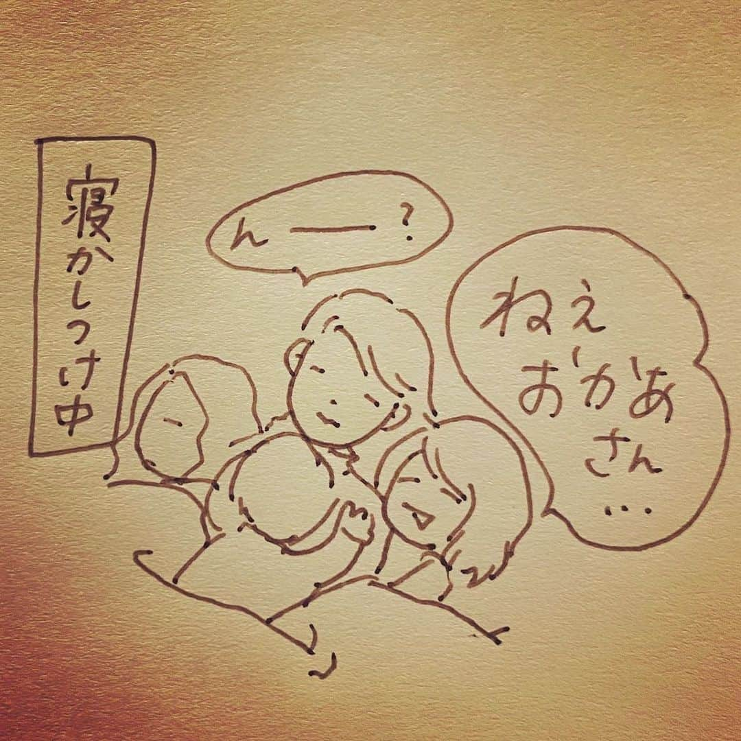 杏さんのインスタグラム写真 - (杏Instagram)「. 好きなものを布教できるタイミングが急に訪れると、焦ってうまい言葉が出てこない🤯  お腹の上に乗せる寝かしつけスタイルはそろそろ限界です😇…！！  One night before going to sleep, one of my children asked me, "What is a SAMURAI? "  I love Japanese history so much and that is why I was very confused about how to explain it.  I tried to explain it as simply as I can.  However, I later reflected on what I said. I should have said more to define it but I don’t know how to make it by only a few words.   This is a typical otaku mind. (Otaku is the way to call geek in Japanese) 🤯  #杏 #子供 #イラストグラム  #anne  #kids #illustration」12月23日 20時43分 - annewatanabe_official